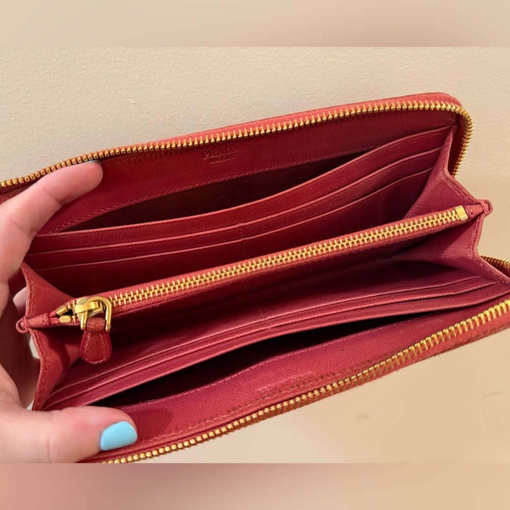 *Rare* Prada Dark Pink - Woven Leather Zippy Wallet - Picture 7 of 10